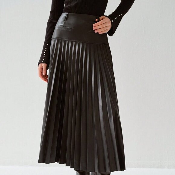 Black Casual Women's Romantic Black Pleated PU Skirt - Picture 3 of 5